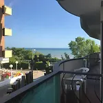 Majestic Hotel 4*