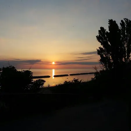 Отель Majestic