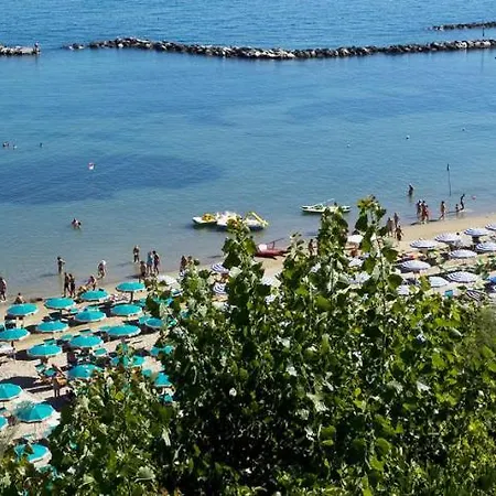 Отель Majestic Габичче-Маре